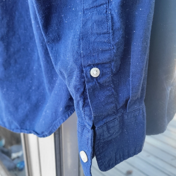Old Navy Classic Button-Down Shirt - Picture 8 of 8
